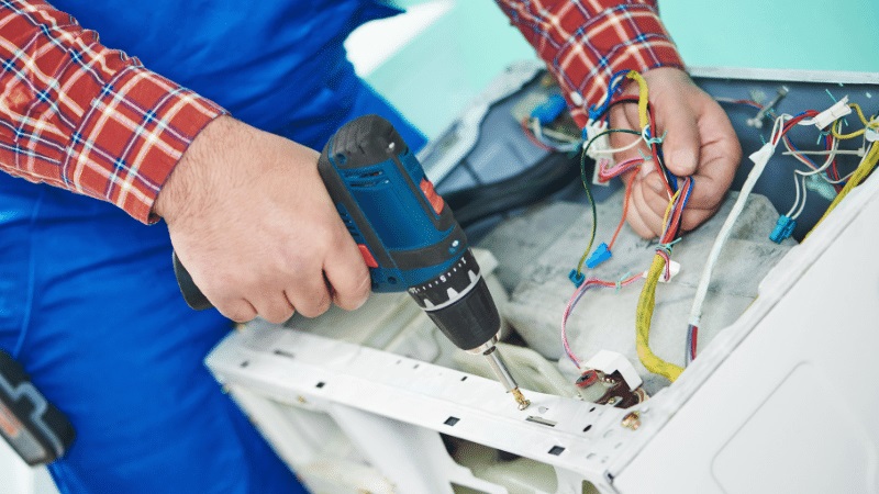 Elmadağ Eminçelik Eminçelik çamaşır makinesi kart tamiri – Su almama arızası orijinal parça ile giderildi. - Teknik servis örneği